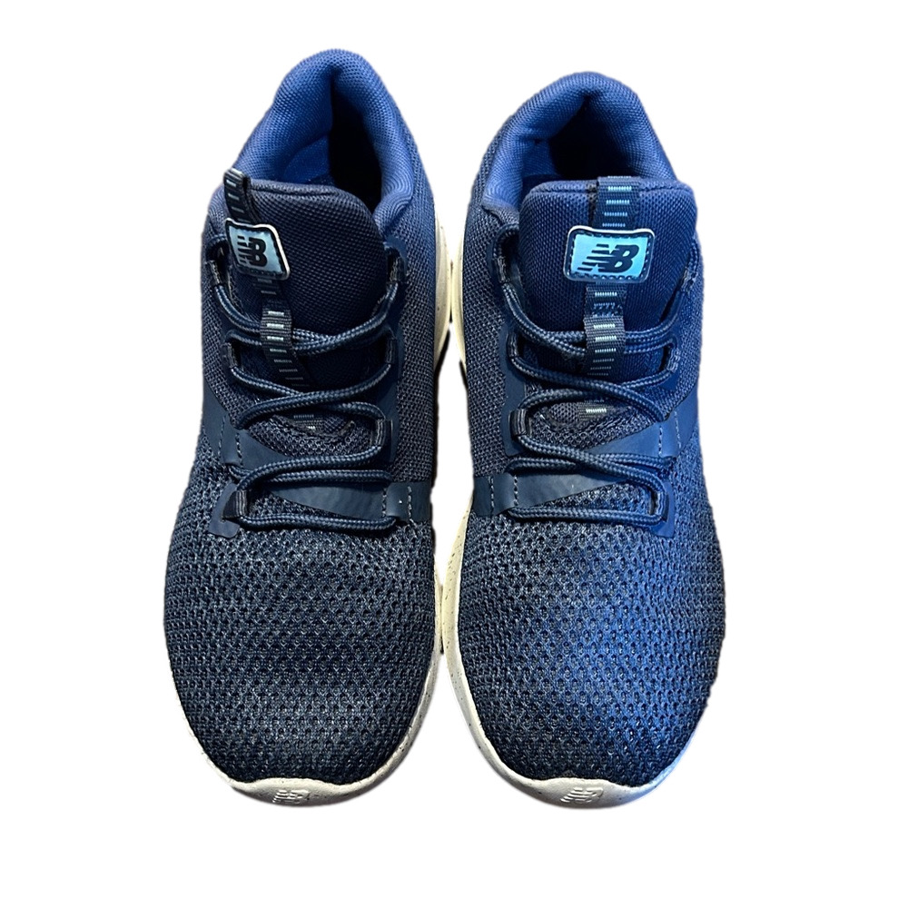 New Balance Dark Blue Athletic running shoes women’s size 8.5 GUC